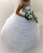 Продаю свадебное платье из коллекции 2010г